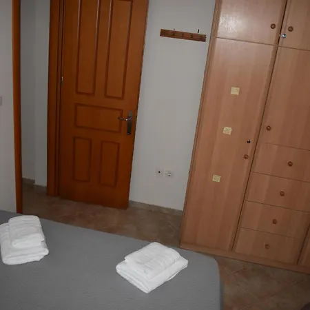 Under The Pine Tree Ferienhaus *