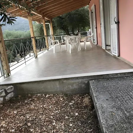 Under The Pine Tree Nyaraló