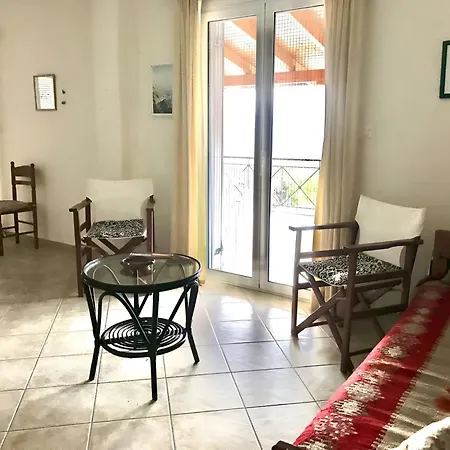 度假居 Under The Pine Tree *