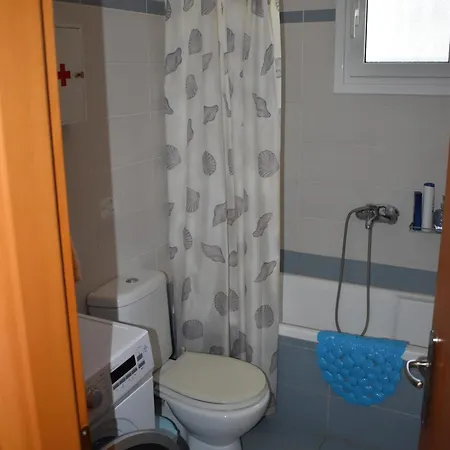 Under The Pine Tree Divarata